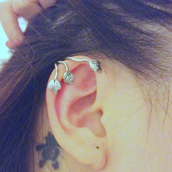 🌹Leaf Feather Clip Ear Cuff Earring! - Picture 6 of 7