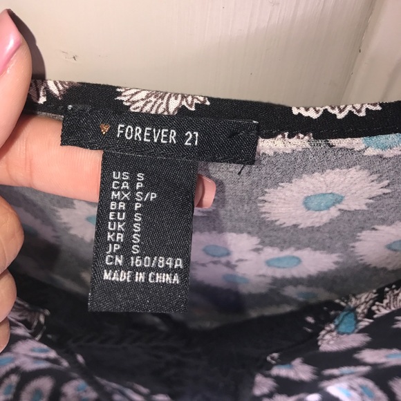 floral top - Picture 3 of 3