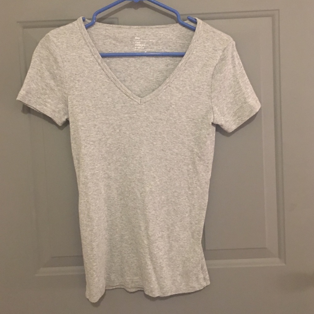 Gap V neck