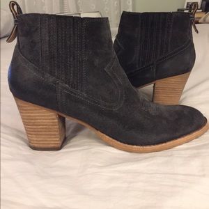 Dolce Vita Jones Anthracite Suede Ankle Boot
