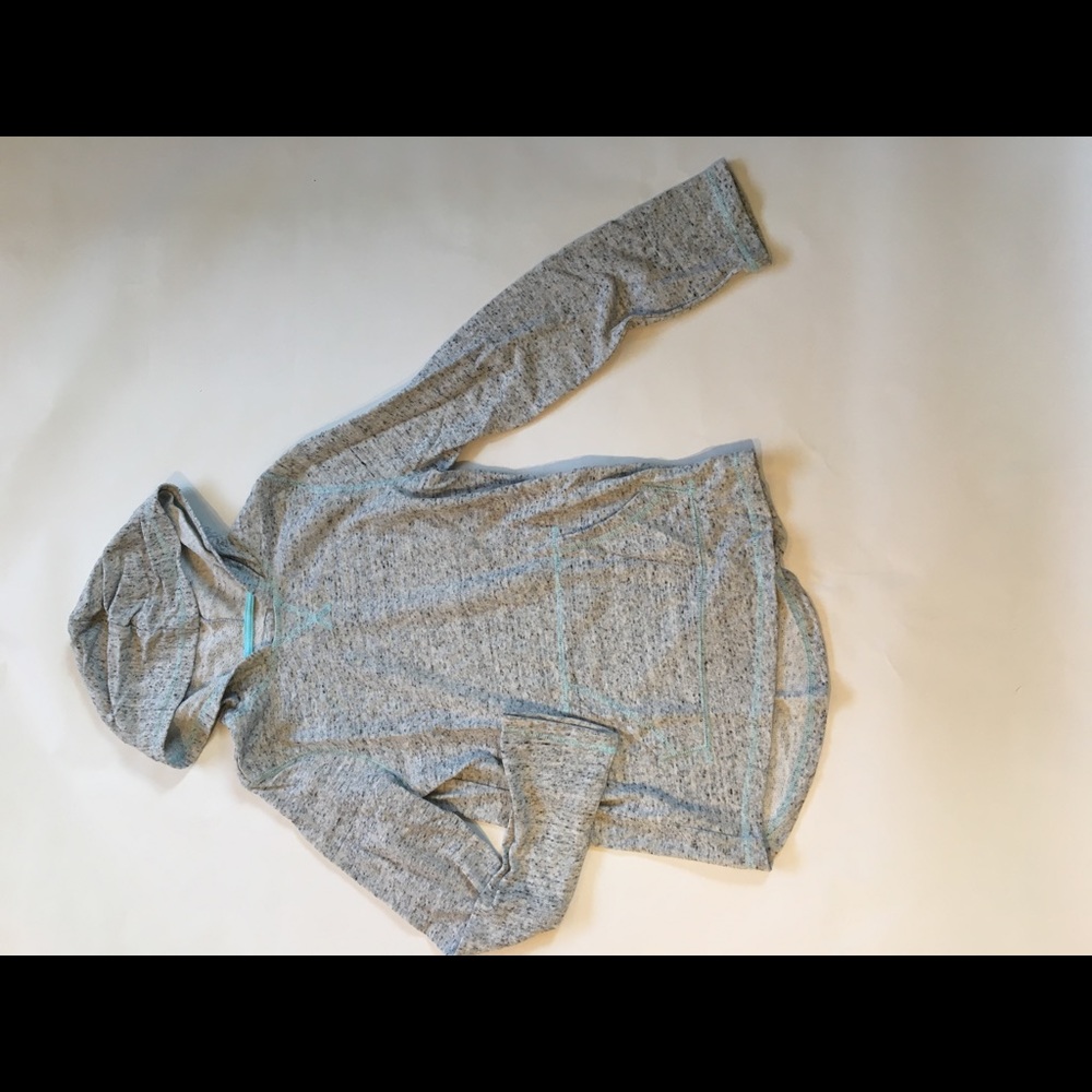 Girls heathered gray hooded long sleeve tee