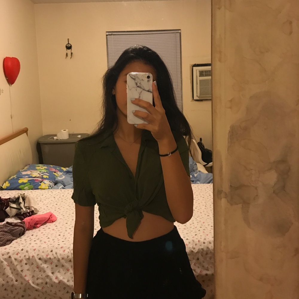H&m army green button up
