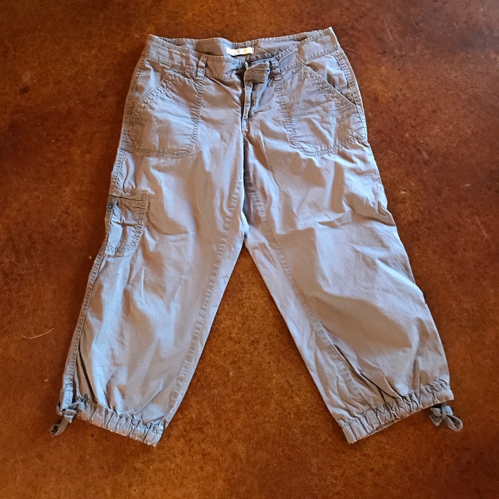 Women's Ann Taylor Loft cargo gray capris size 2