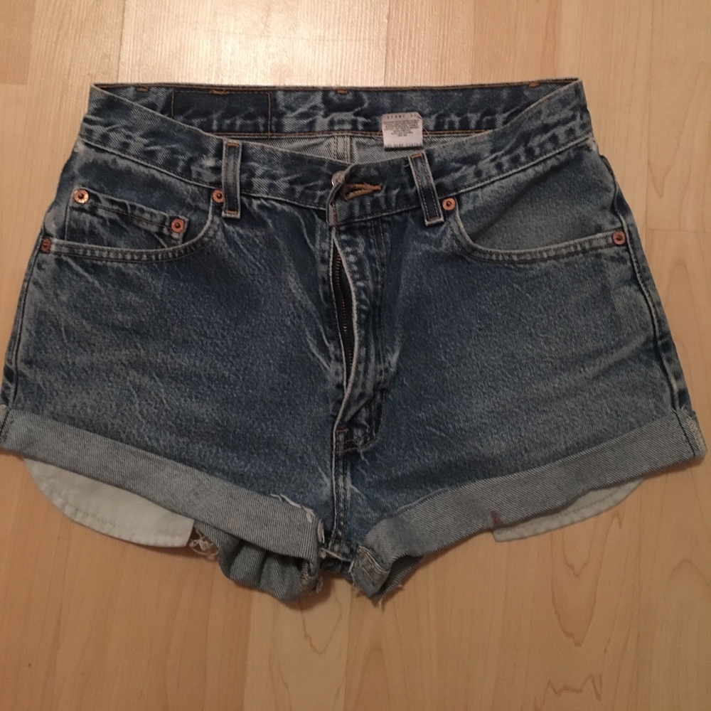 Levi's Highwaisted denim shorts