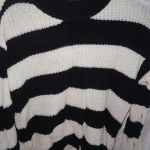 Black and white forever 21 sweater