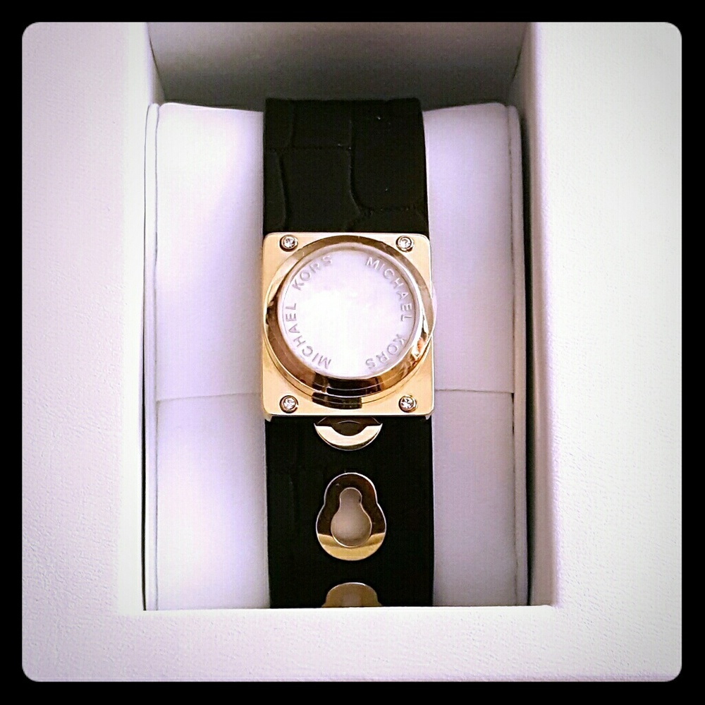 🎄SALE!🎄 Michael Kors Watch