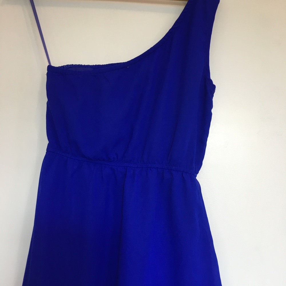 One shouldered dress. - Picture 4 of 4