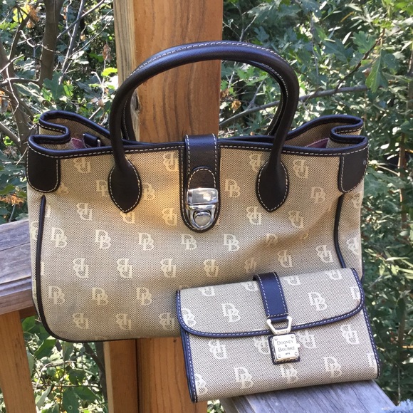 Dooney & Bourke Handbags - Dooney & Bourke wallet and bag combo!