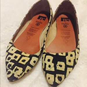 Tribal print flat