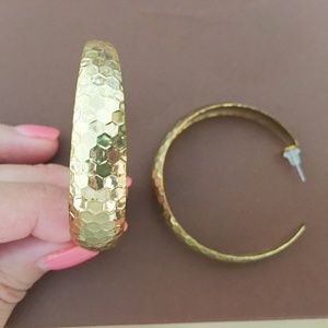 NWOT EXPRESS GOLD Textured half hoop Earrings