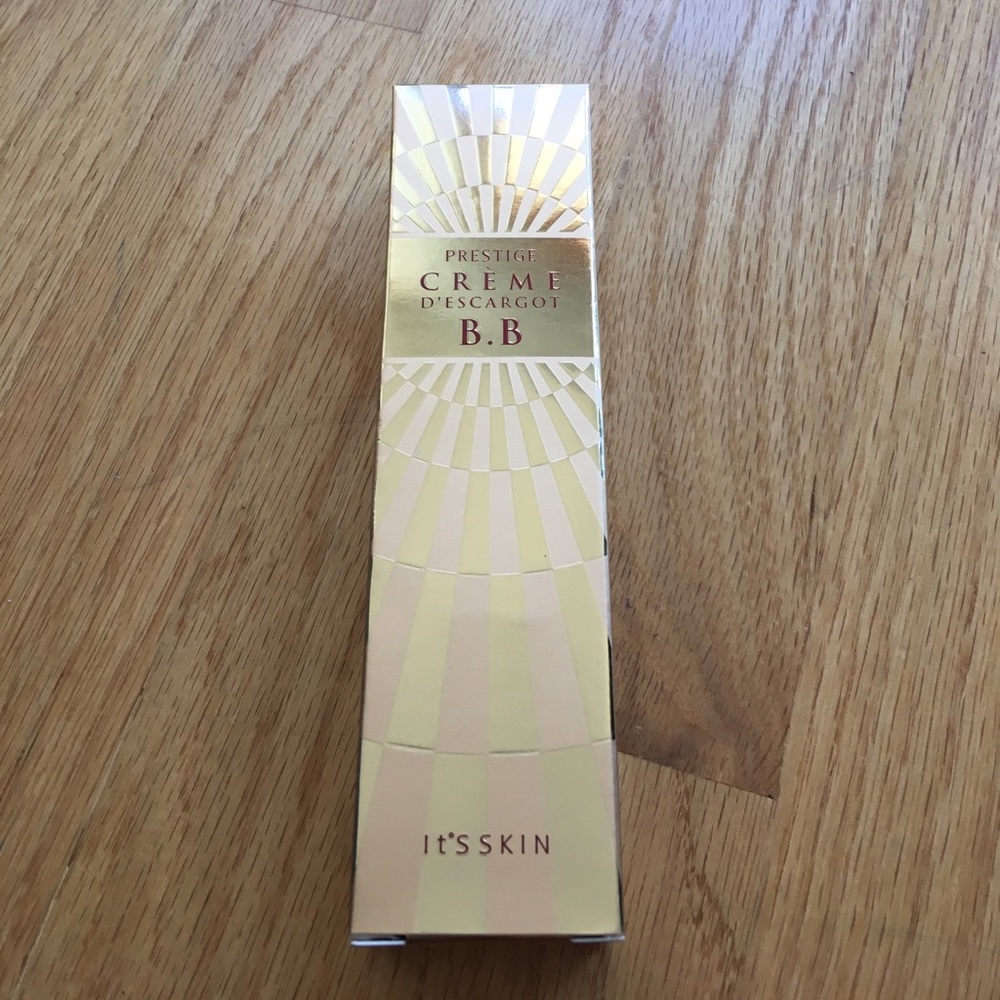 NWT It's skin prestige creme d'escargot BB cream