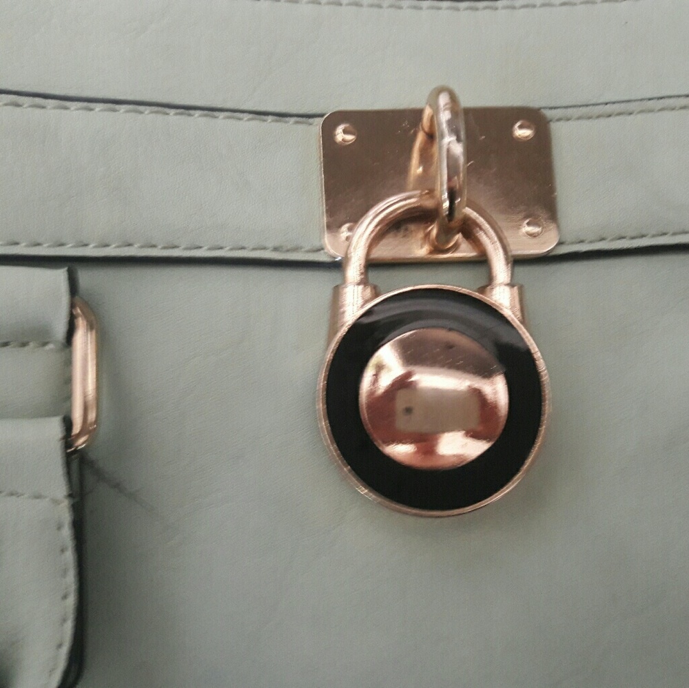 Purse - Picture 3 of 4