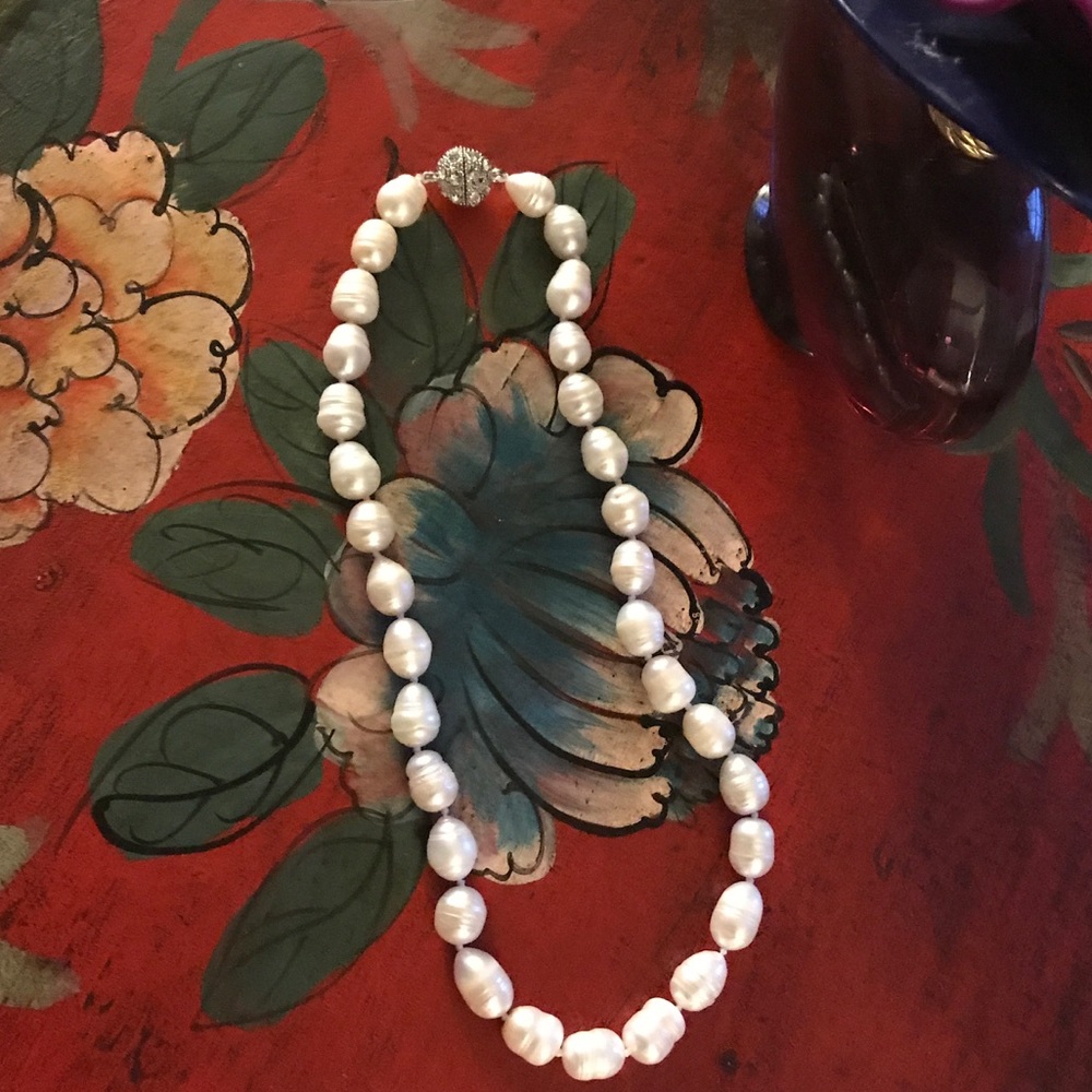 🌹White 10-12mm Cultured Pearls Necklace 18"🌹