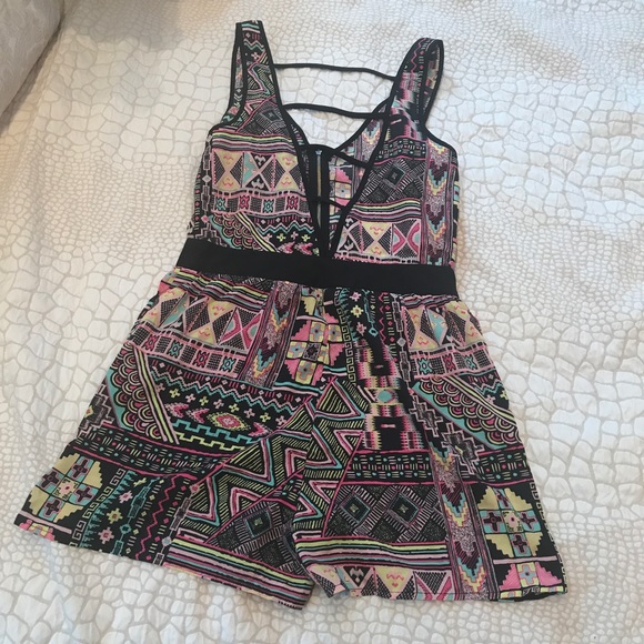 Patterned Romper - Picture 2 of 3