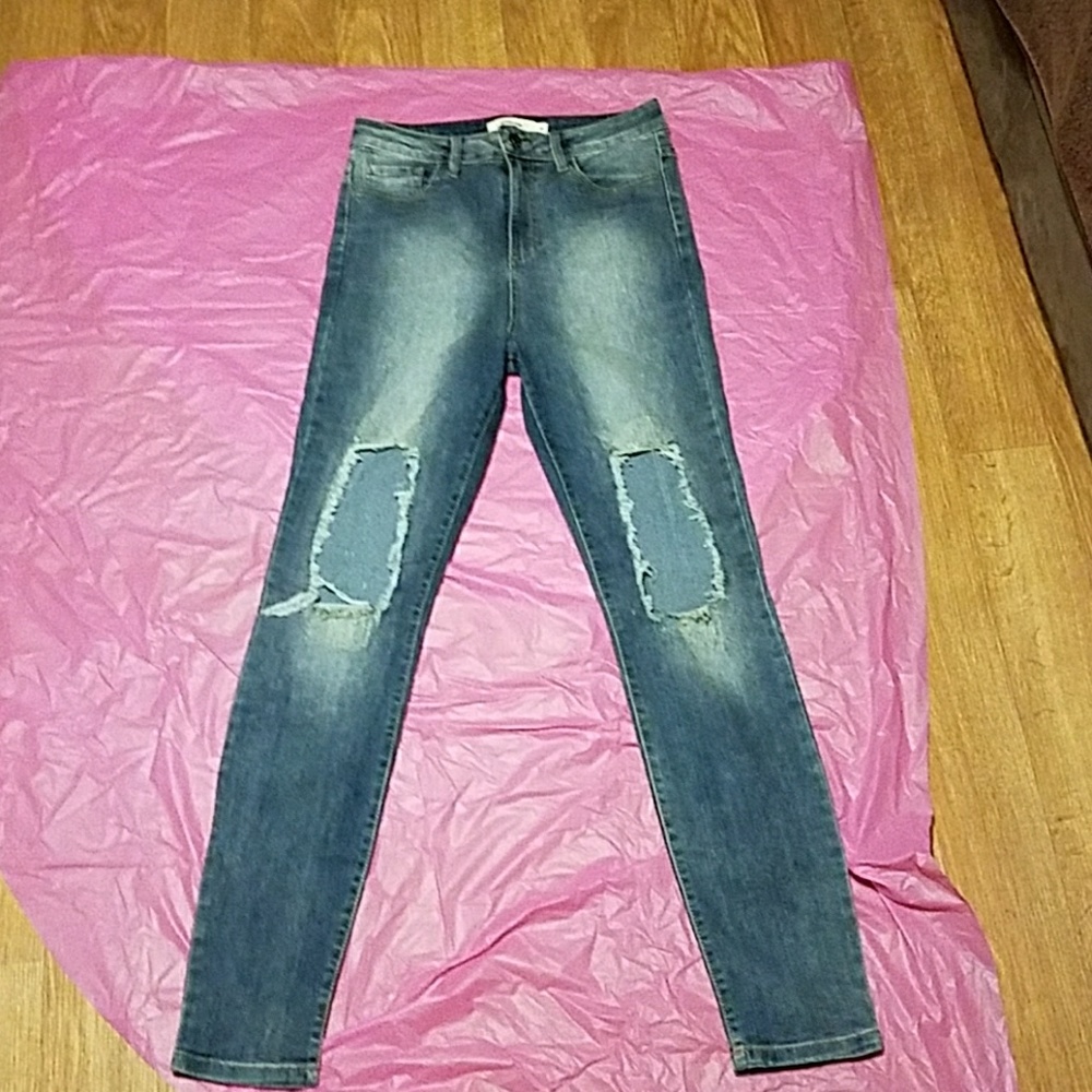 High waist distressed jeans