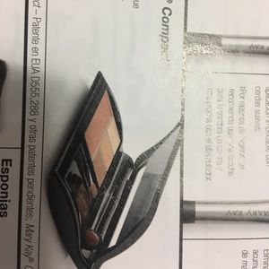 Makeup compact
