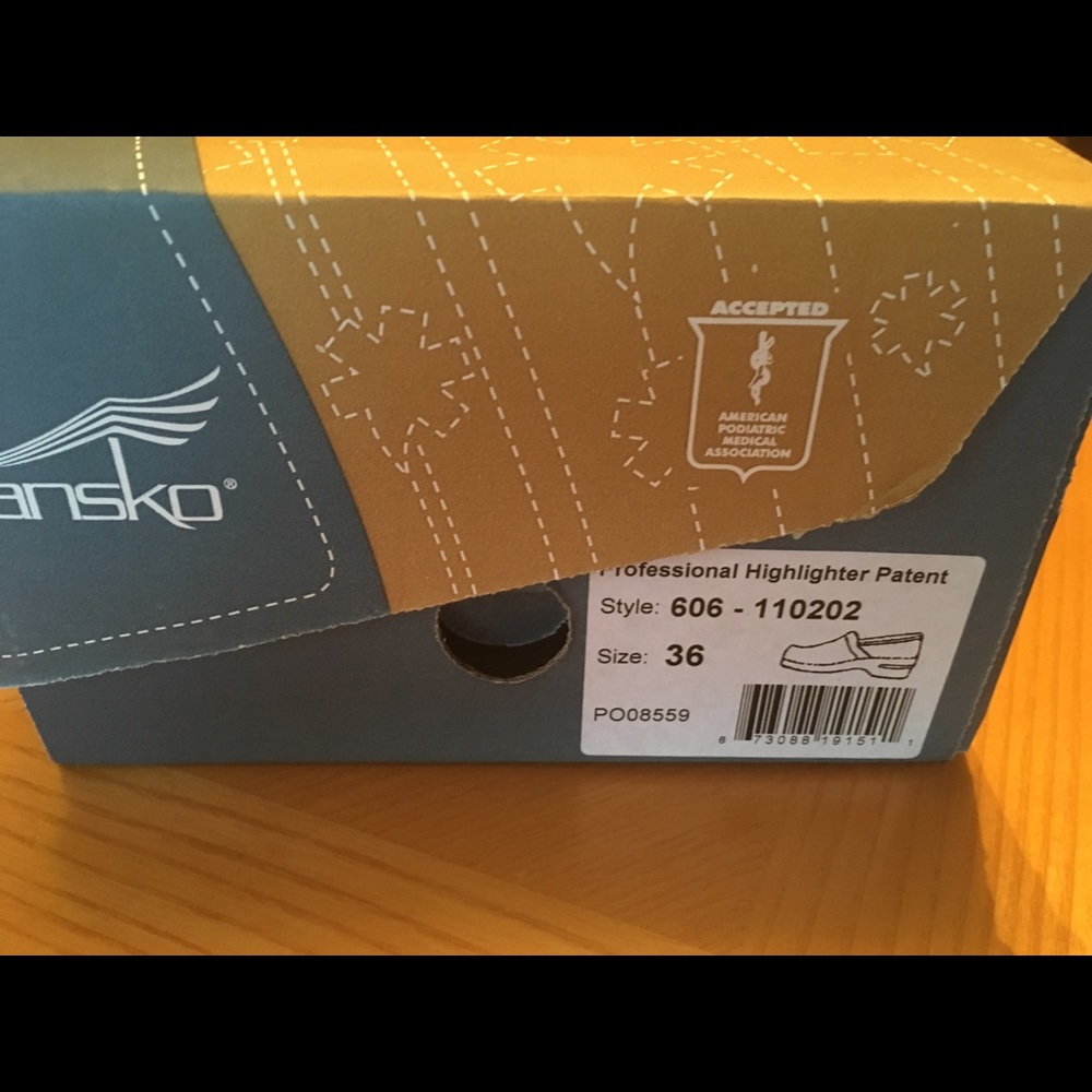 Women's size 36 danskos worn once...