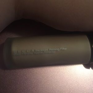 Becca backlighting priming filter