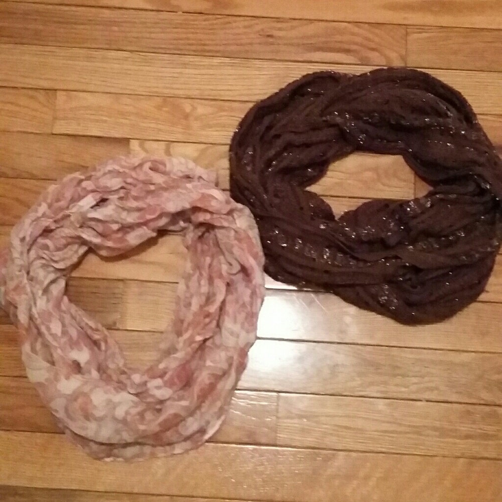 Bundle of 2 Beautiful Scarves!