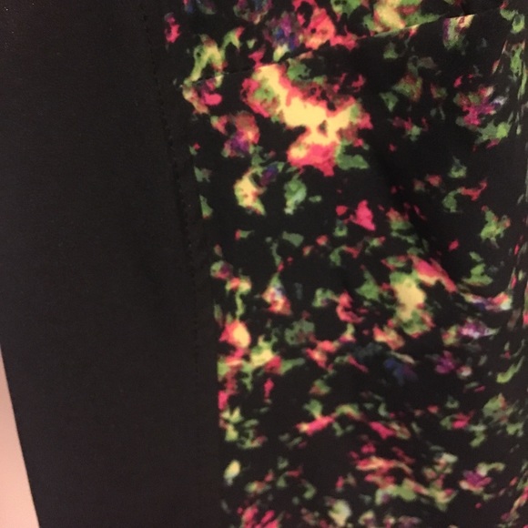 Multi Color with black blocking dress - Picture 3 of 3