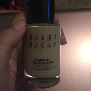 Bobbie brown moisture rich porcelain