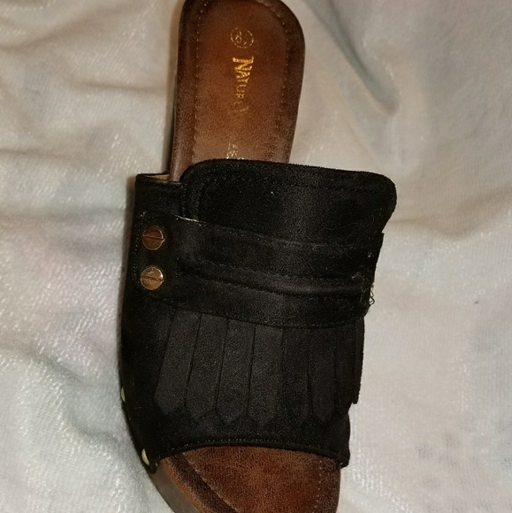 Heels - Picture 2 of 2