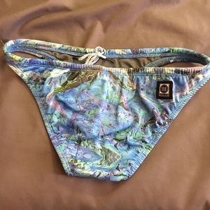 JOLYN BOTTOMS hologram print