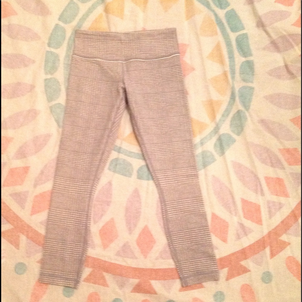 Lululemon gray plaid WUC size 4