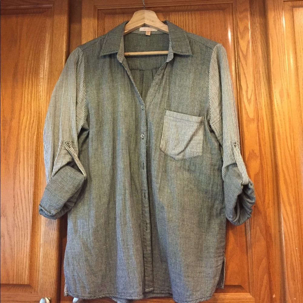 Skies Are Blue Valletta One Pocket Top