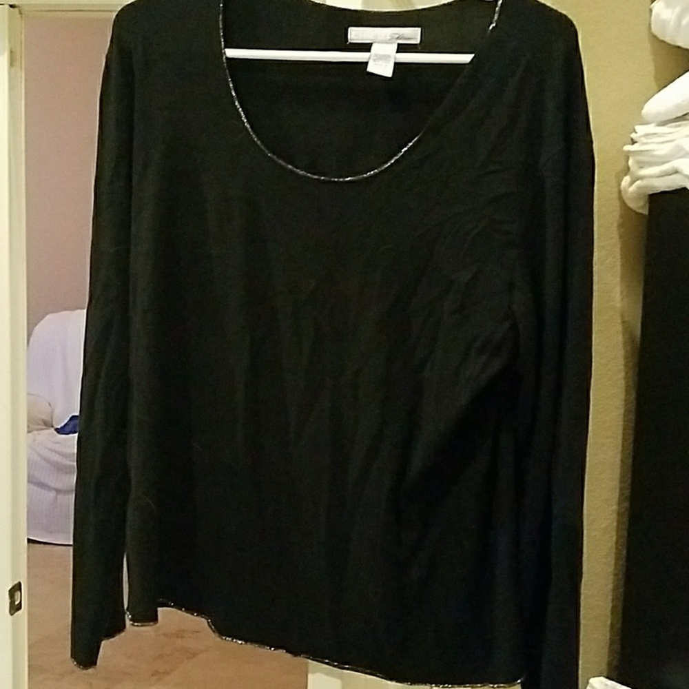 Chicos black lightweight sweater