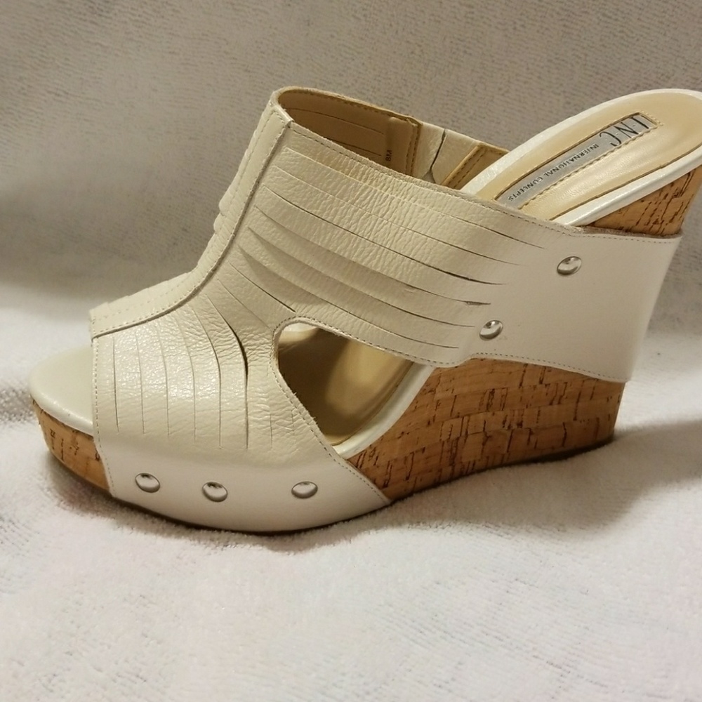 Off white wedges