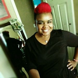 Meet your Posher, Simona