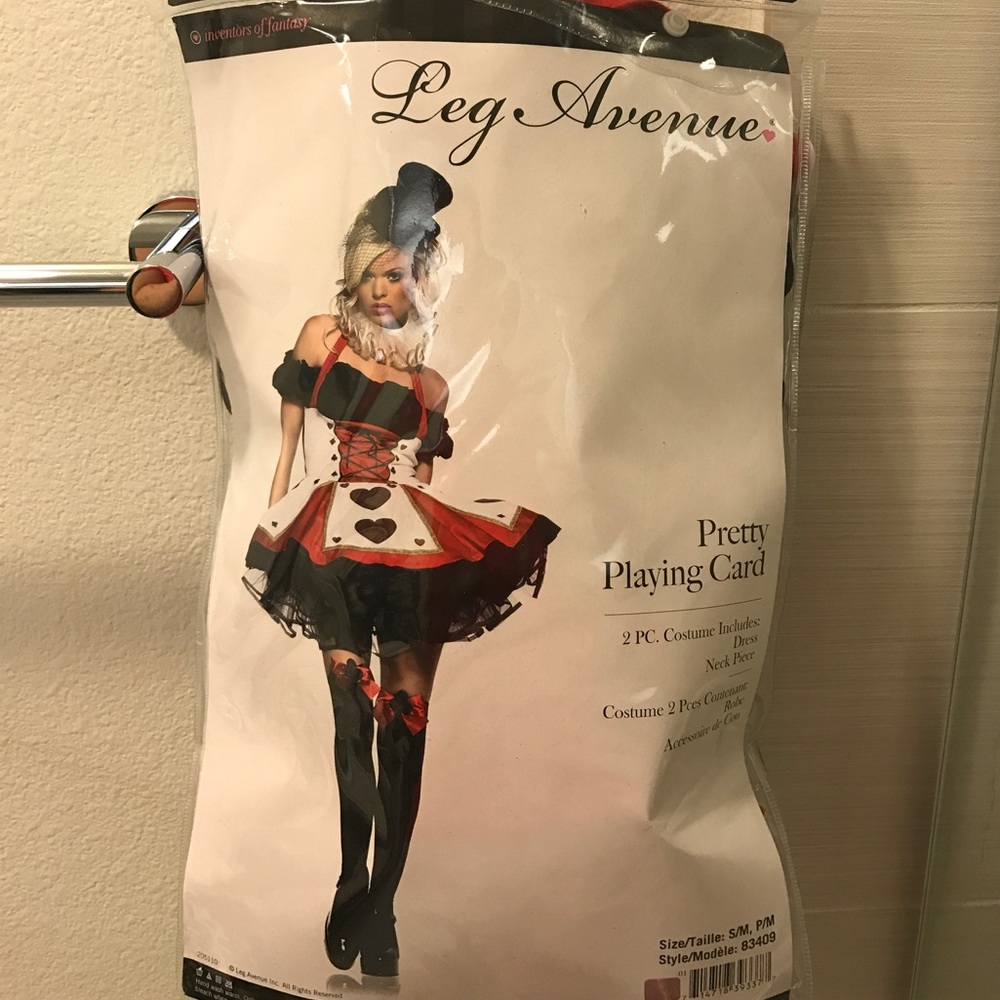 HALLOWEEN COSTUME- QUEEN OF HEARTS!! Size S/M