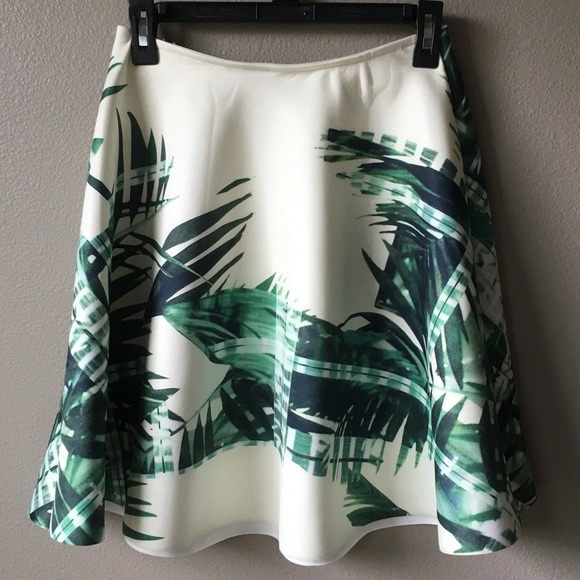 🍀GIRLY SKIRT☘️ - Picture 2 of 2