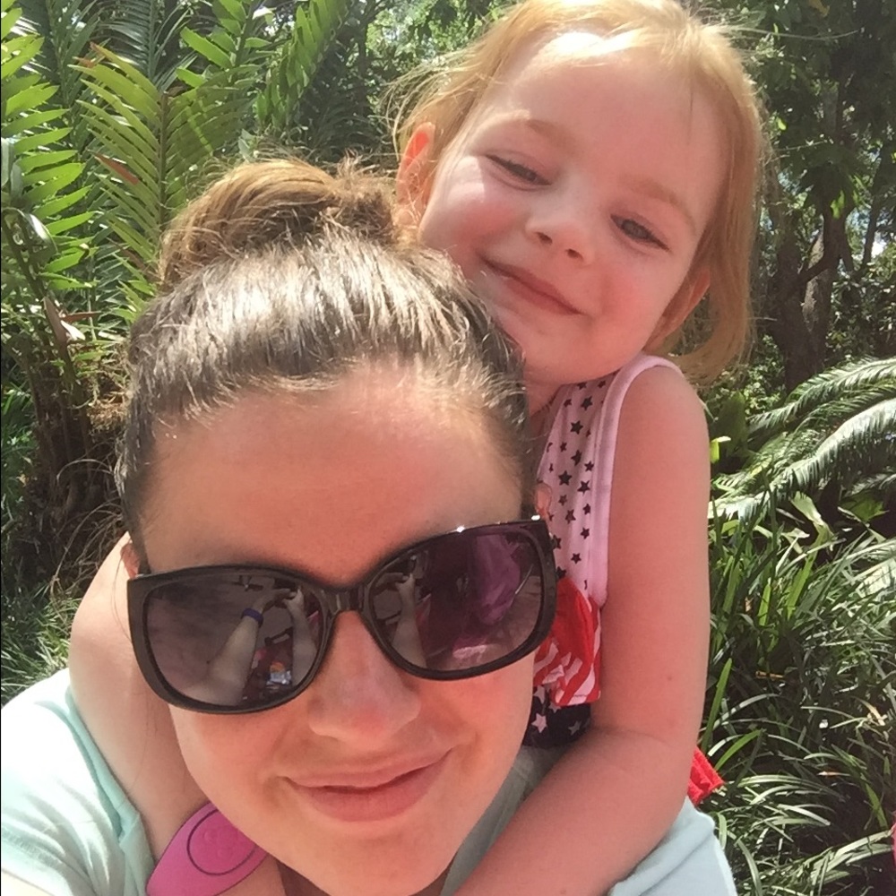 Meet your Posher, Shaina