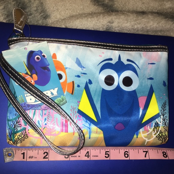 Disney Pixar Finding Dory Wristlet/Makeup Bag - Picture 1 of 2