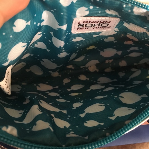 Disney Pixar Finding Dory Wristlet/Makeup Bag - Picture 2 of 2