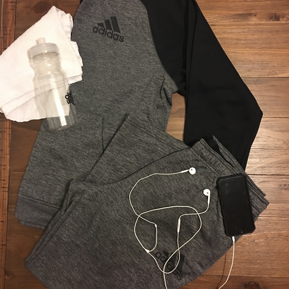 Adidas Men  2pc sweat suit Xl (climawarm)