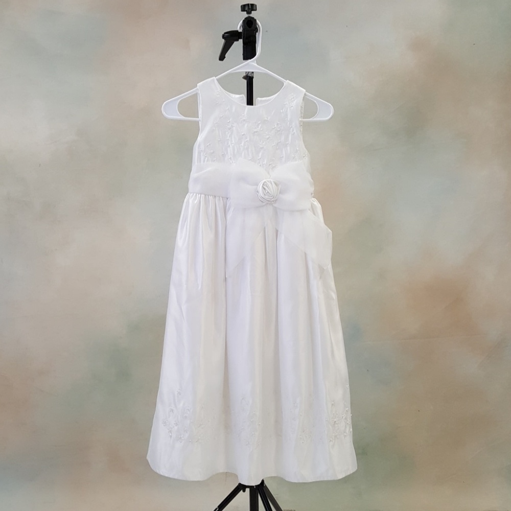 New-no tags Satin Communion dress size 7