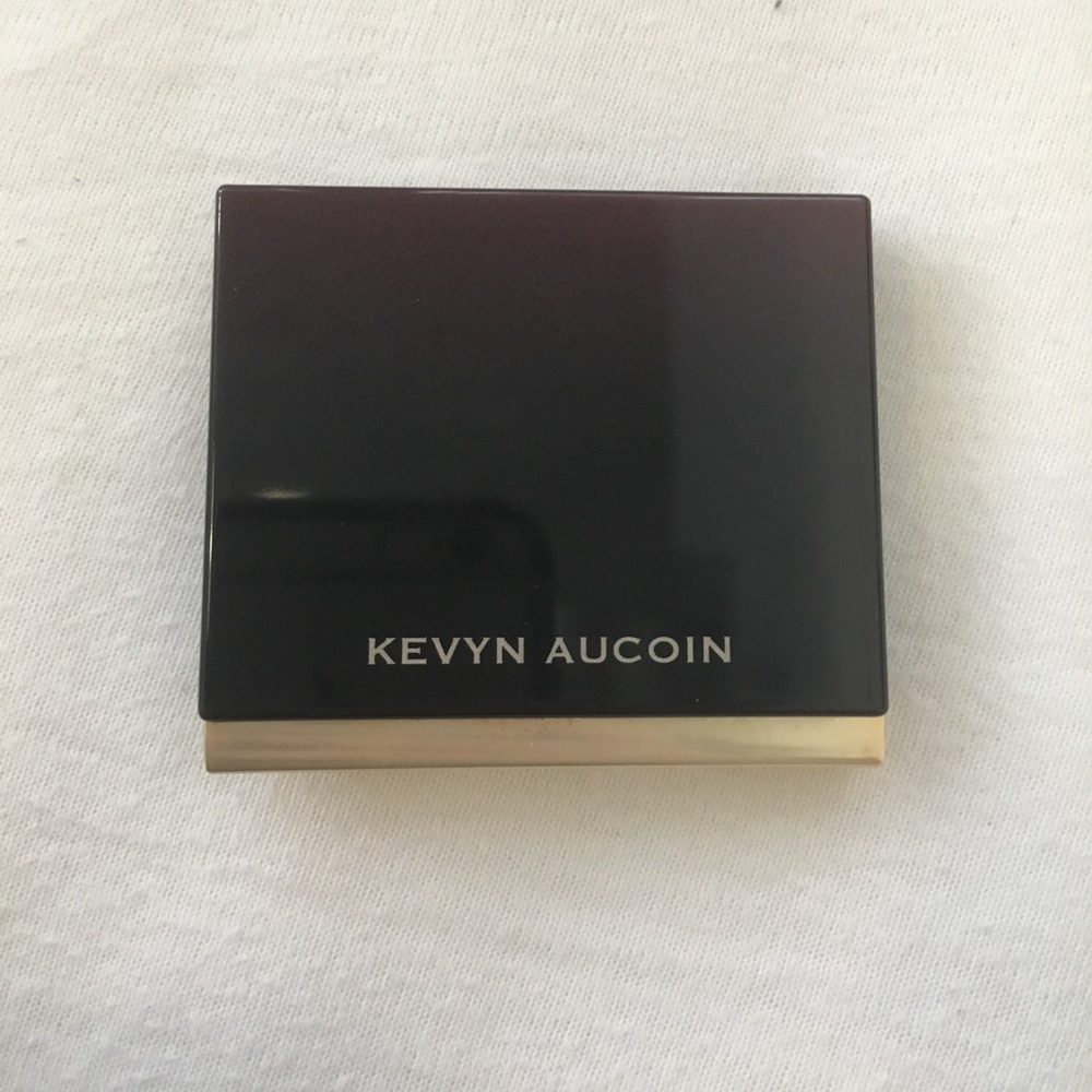Kevyn Aucoin Sculpting Powder in Medium