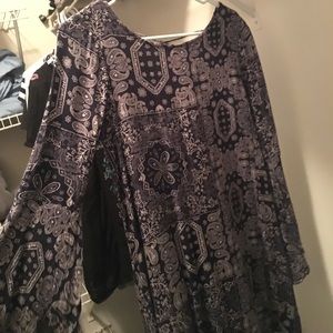 Bell sleeved lace-up back dress