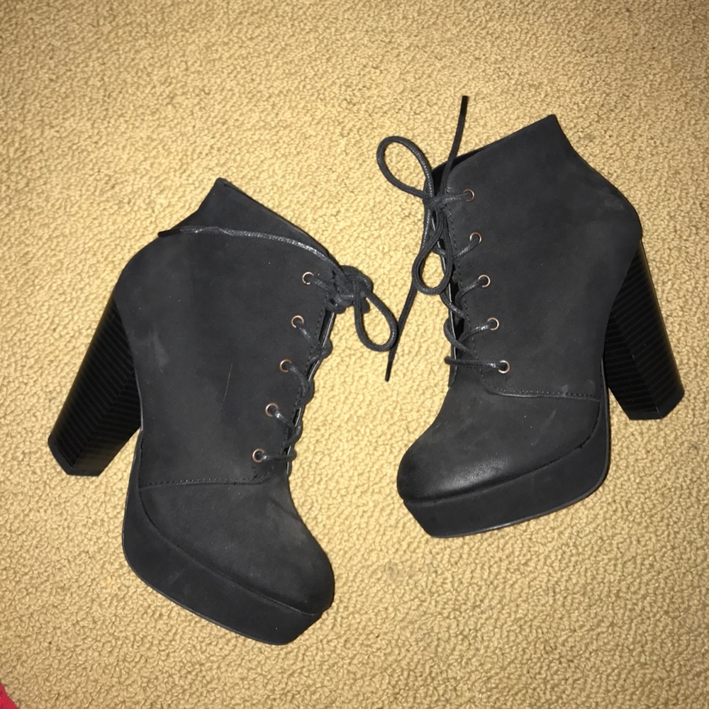 Black Lace up heeled booties!