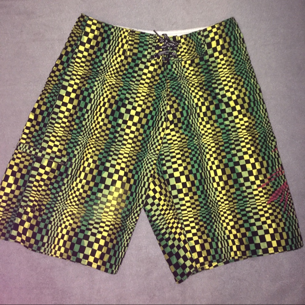 Vintage Hot Tuna board shorts😍