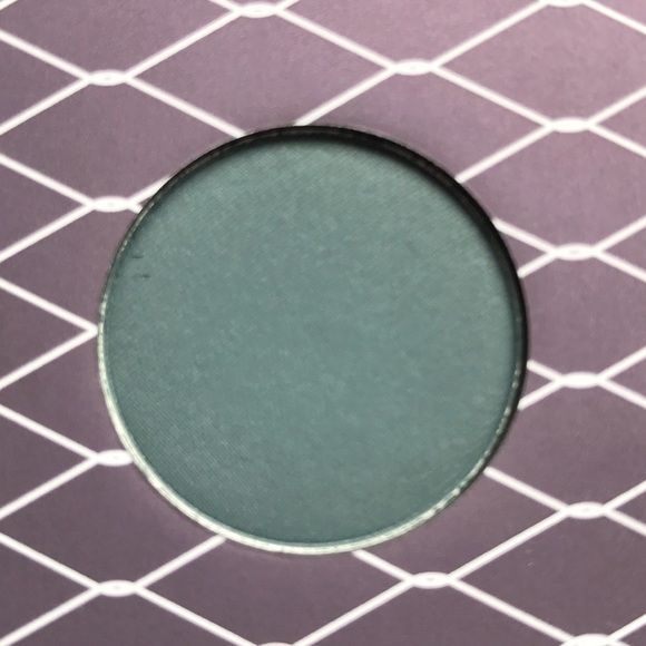 Colourpop Amanda Steele Weekend Warrior Palette - Picture 4 of 8