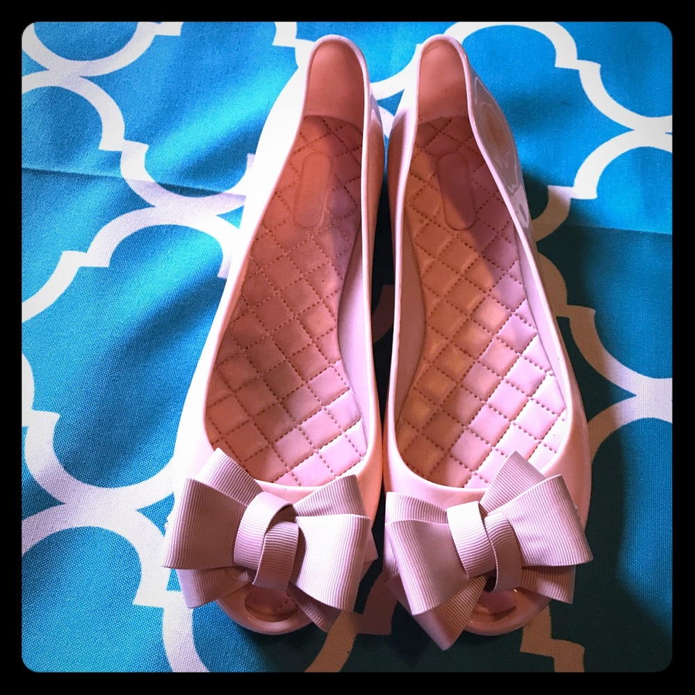 Super cute bow peep toe jellies