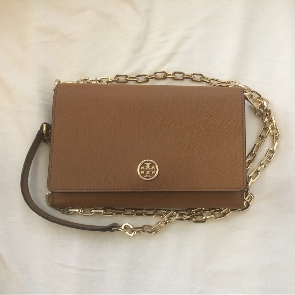 Tory Burch Robinson Wallet on Chain in Luggage