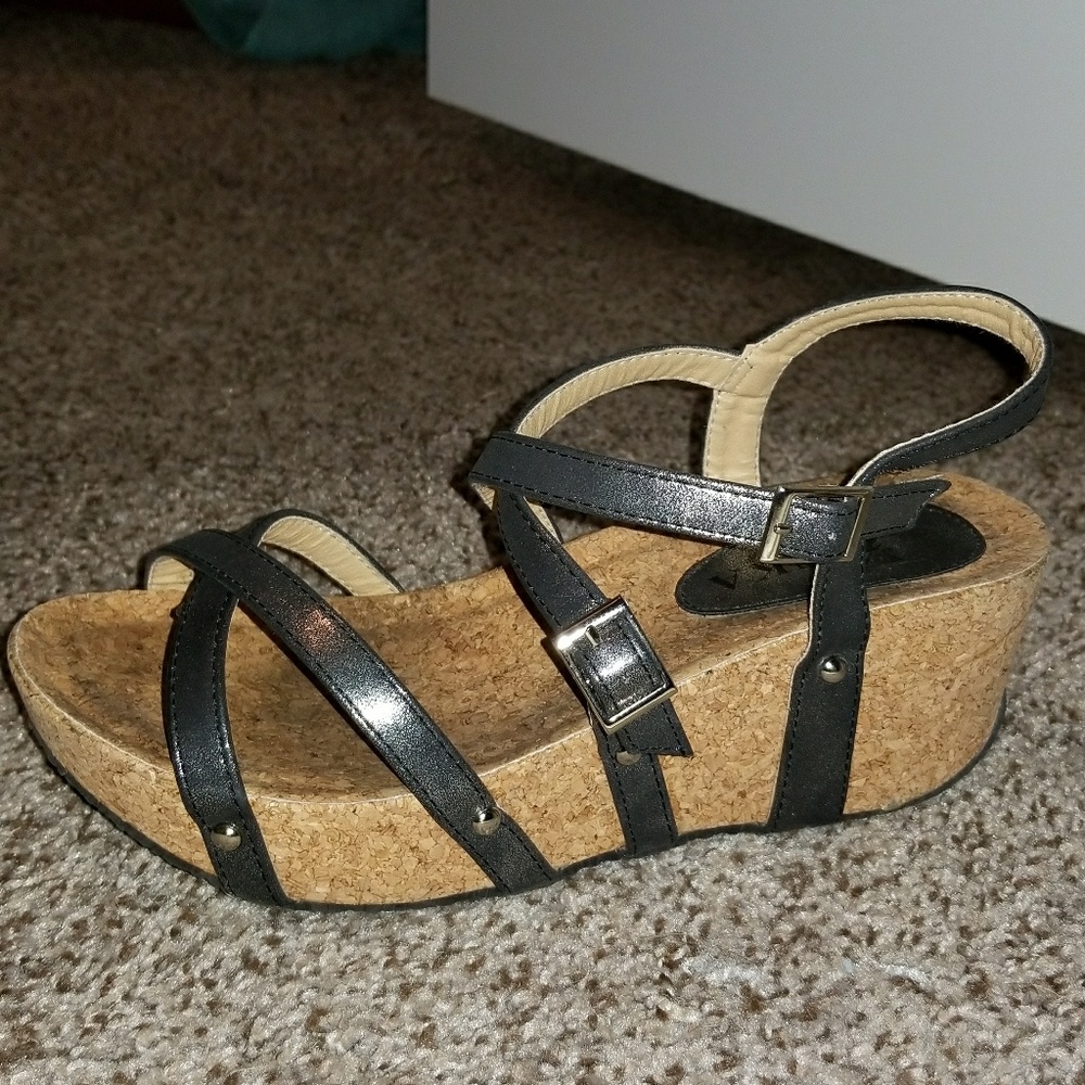 Low wedges - Picture 2 of 2