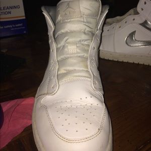 Retro 1s silver and white