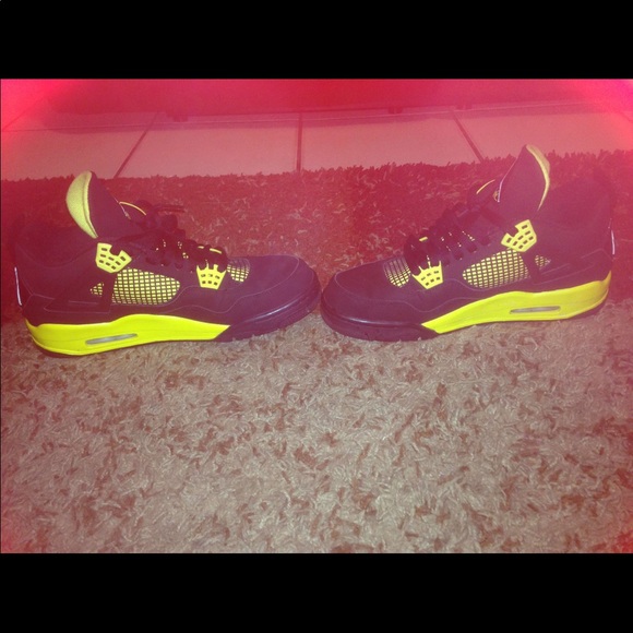 Jordan 4 - Picture 2 of 2