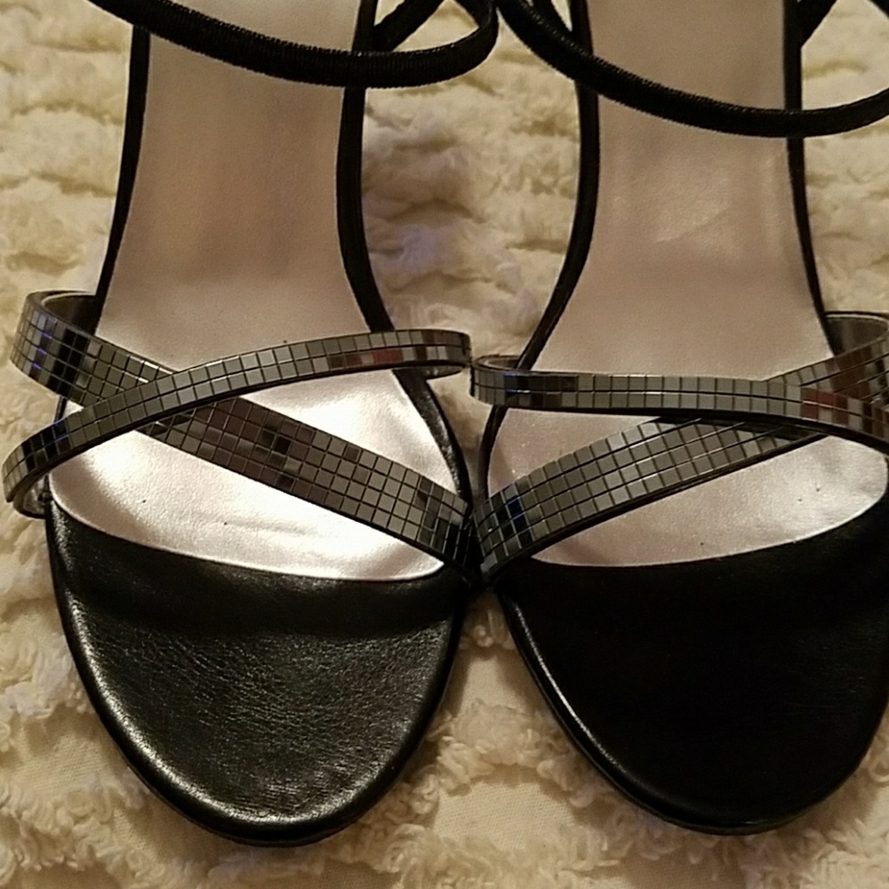 New Direction Sandals - Picture 5 of 6